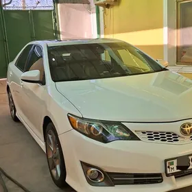 Toyota Camry 2013