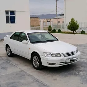 Toyota Camry 2000