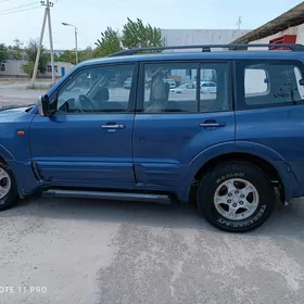 Mitsubishi Pajero 2002