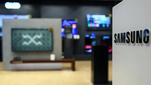 Samsung Electronics arassa girdejisini çaklanyşyndan alty esse ýokarlandyrdy