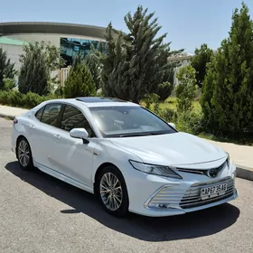 Toyota Camry 2018