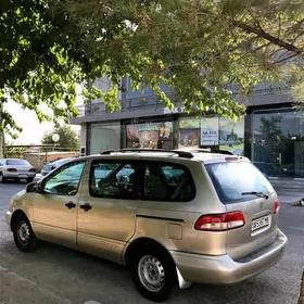 Toyota Sienna 2001