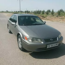 Toyota Camry 2000