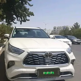 Toyota Highlander 2020