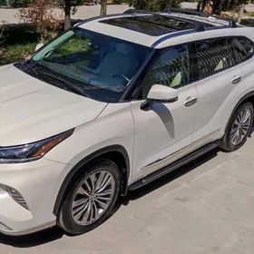 Toyota Highlander 2022