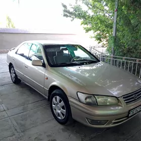 Toyota Camry 2000