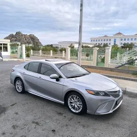 Toyota Camry 2018