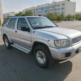 Nissan Pathfinder 1998