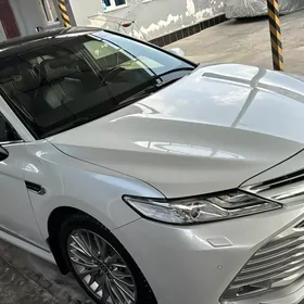 Toyota Camry 2020