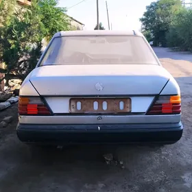 Mercedes-Benz 190E 1989