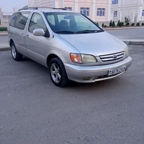 Toyota Sienna 2002