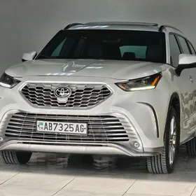 Toyota Highlander 2021