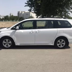 Toyota Sienna 2020