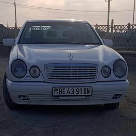 Mercedes-Benz E320 1999