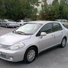 Nissan Versa 2011