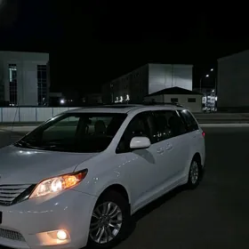 Toyota Sienna 2010