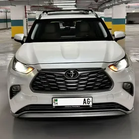 Toyota Highlander 2021