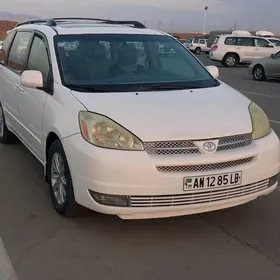 Toyota Sienna 2004