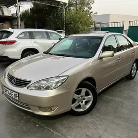 Toyota Camry 2004