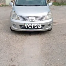 Nissan Versa 2011