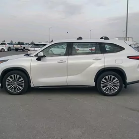 Toyota Highlander 2021