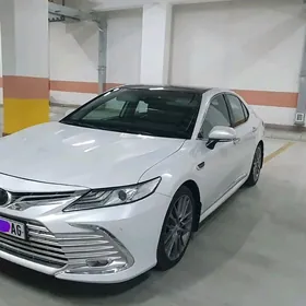 Toyota Camry 2018