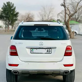 Mercedes-Benz ML350 2011