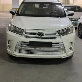 Toyota Highlander 2018