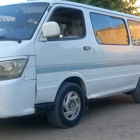 Toyota Hiace 2005