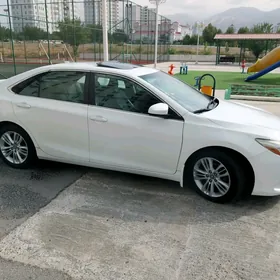 Toyota Camry 2015