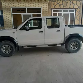 Nissan Navara 2003