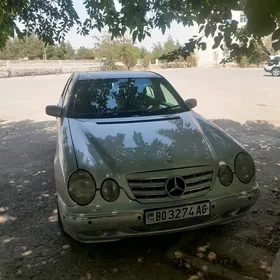 Mercedes-Benz E320 2000