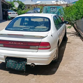 Nissan Cefiro 1995