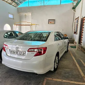 Toyota Camry 2012