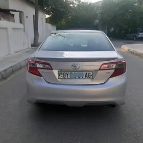 Toyota Camry 2014