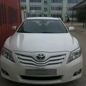 Toyota Camry 2010