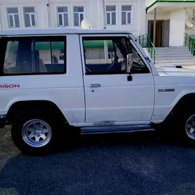 Mitsubishi Pajero 1990