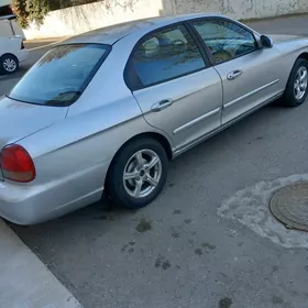 Hyundai Sonata 2001