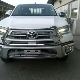 Toyota Hilux 2024