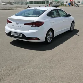 Hyundai Elantra 2019