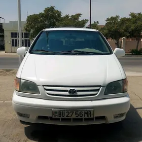 Toyota Sienna 2002