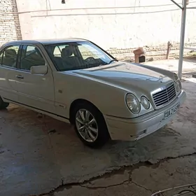 Mercedes-Benz E320 1998