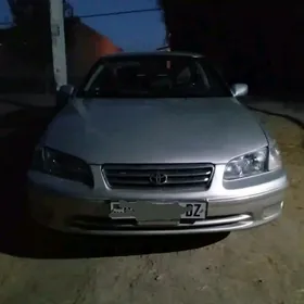 Toyota Camry 2000