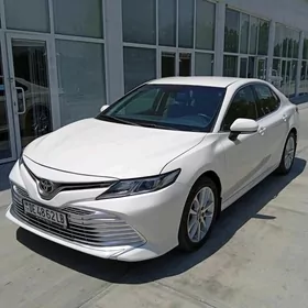 Toyota Camry 2018