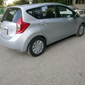 Nissan Versa 2016