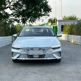 Hyundai Elantra 2024