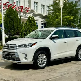 Toyota Highlander 2019