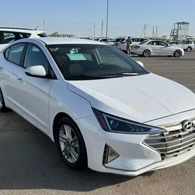 Hyundai Elantra 2020