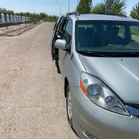 Toyota Sienna 2008