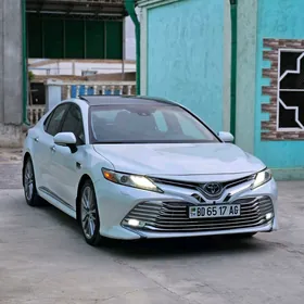 Toyota Camry 2018